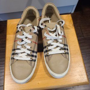 Burberry Sneakers